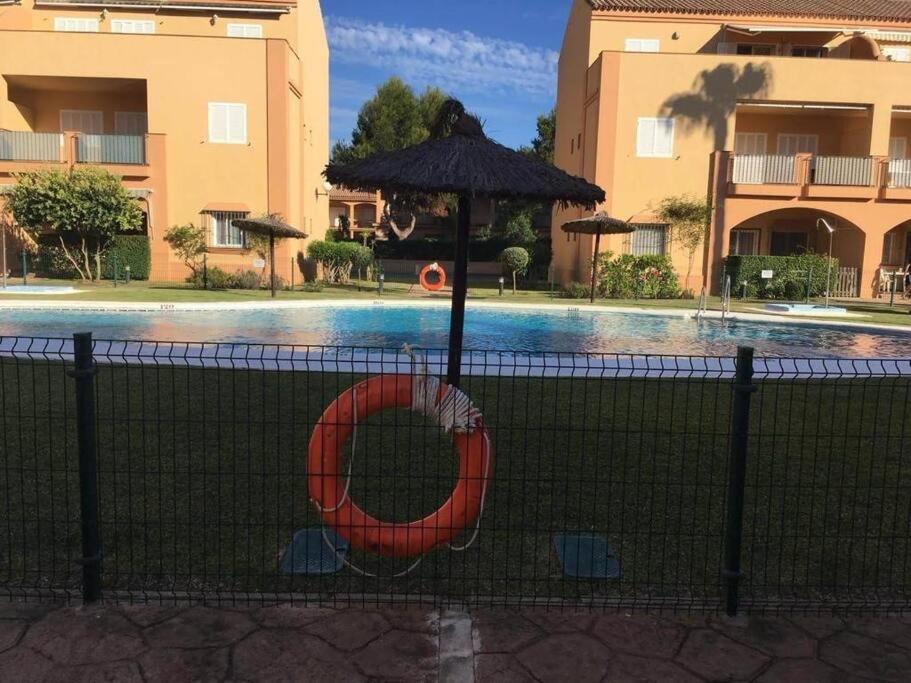 ノボ・サンクティ・ペトリAdosado En Novo Atlantico Golfアパートメント エクステリア 写真
